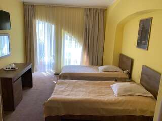 Отель Hotel Rares Ботошани Двухместный номер с 2 отдельными кроватями-3