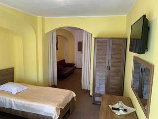 Отель Hotel Rares Ботошани Двухместный номер с 2 отдельными кроватями-1